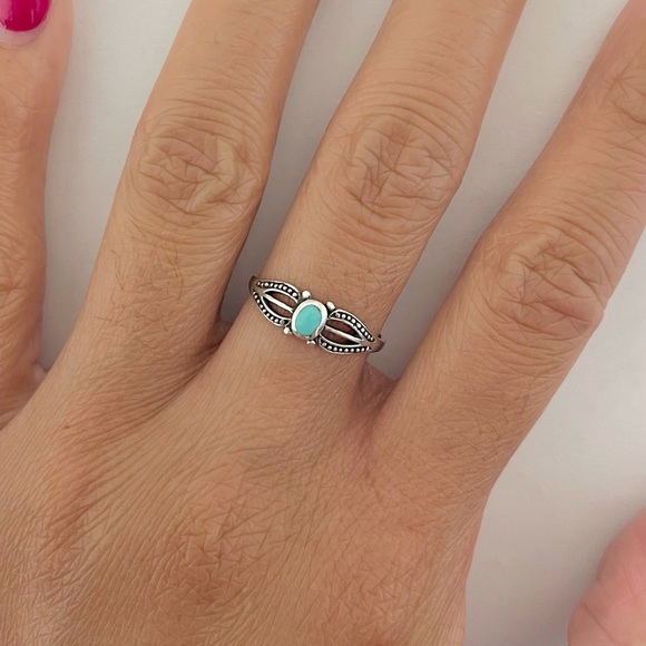 Sterling silver dainty turquoise ring - Picture 3 of 9